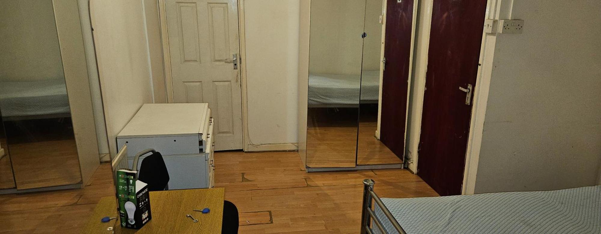 No Frills & Nothing Fancy 1 Bed Studio City Centre Cardiff Zewnętrze zdjęcie