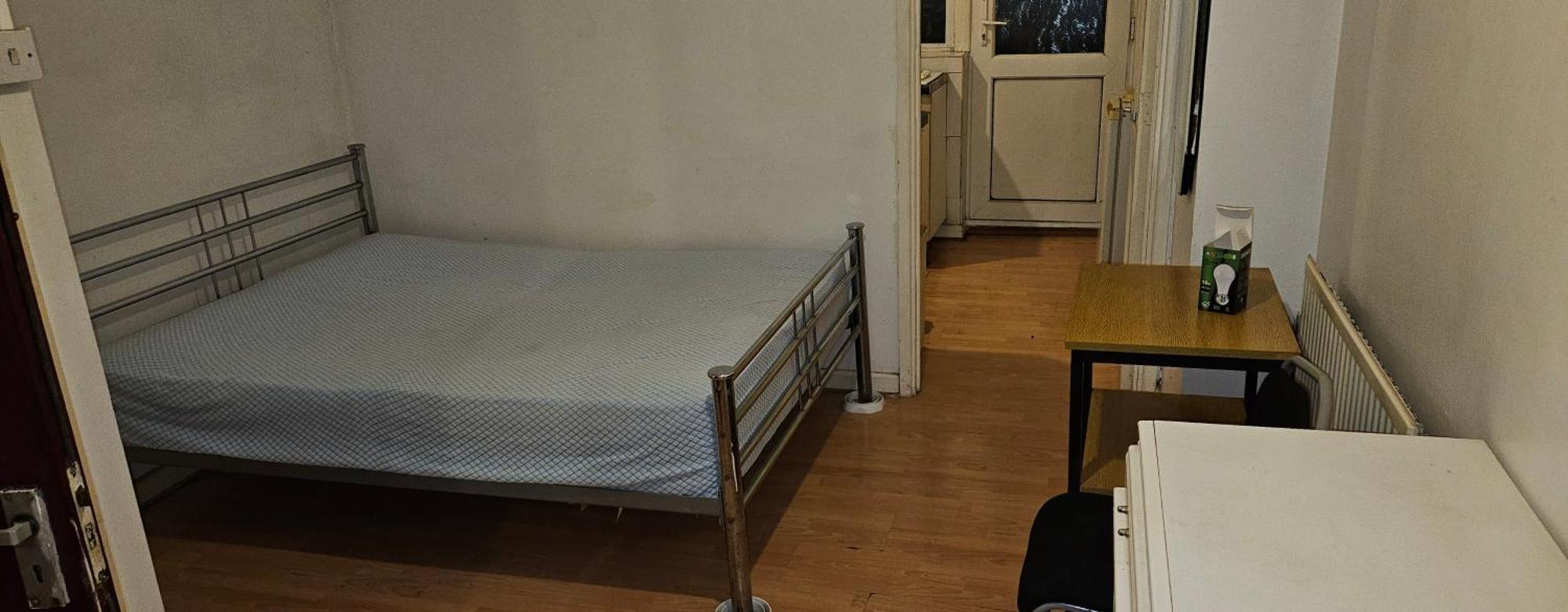No Frills & Nothing Fancy 1 Bed Studio City Centre Cardiff Zewnętrze zdjęcie